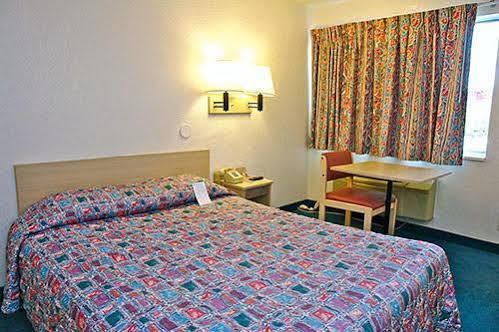 Oyo Hotel Tulsa Ok, I-44 מראה חיצוני תמונה